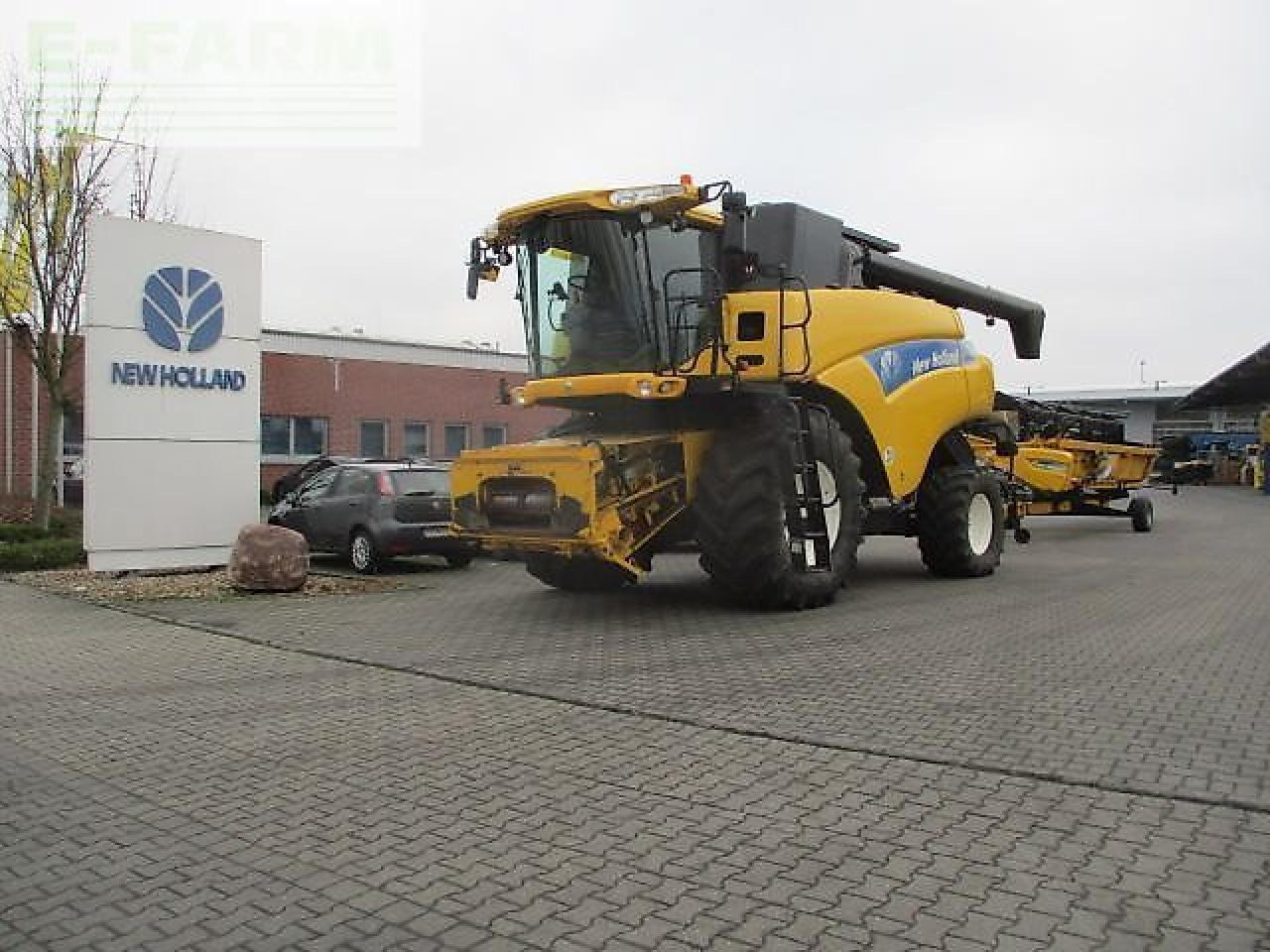 New Holland cr 9060 / cr9060 - Pemanen gabungan: gambar 2 New Holland cr 9060 / cr9060 - Pemanen gabungan: gambar 2