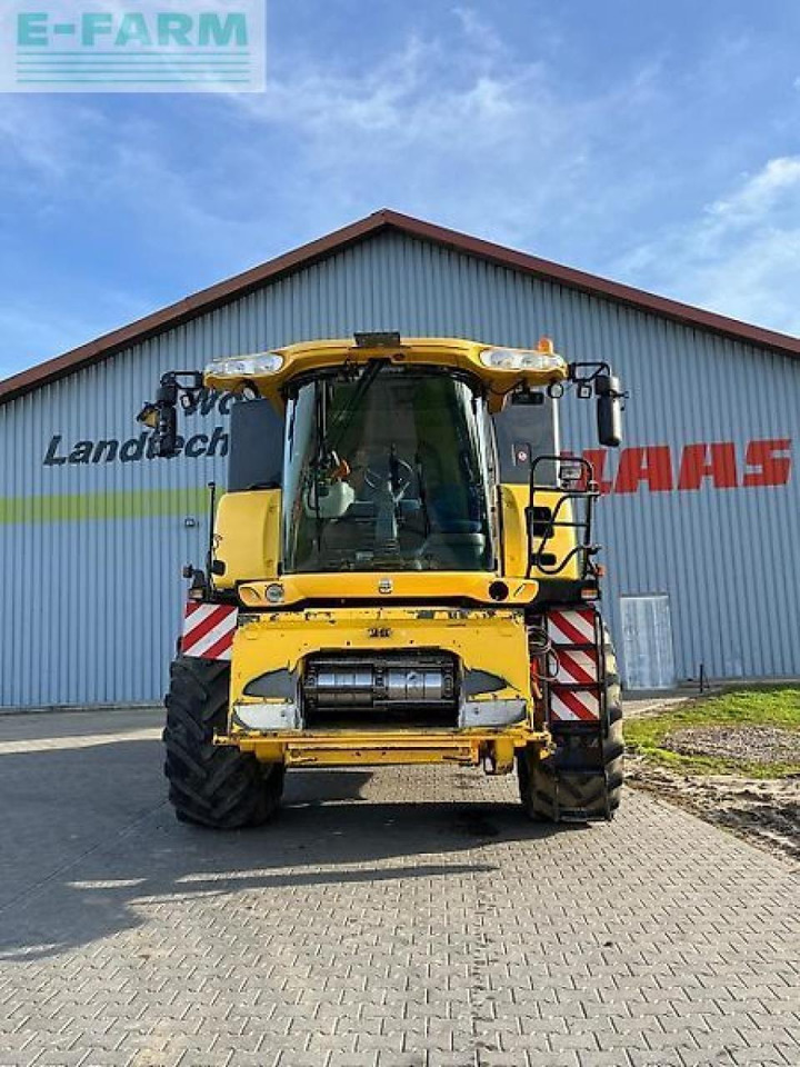 New Holland cr 9070 - Pemanen gabungan: gambar 2 New Holland cr 9070 - Pemanen gabungan: gambar 2