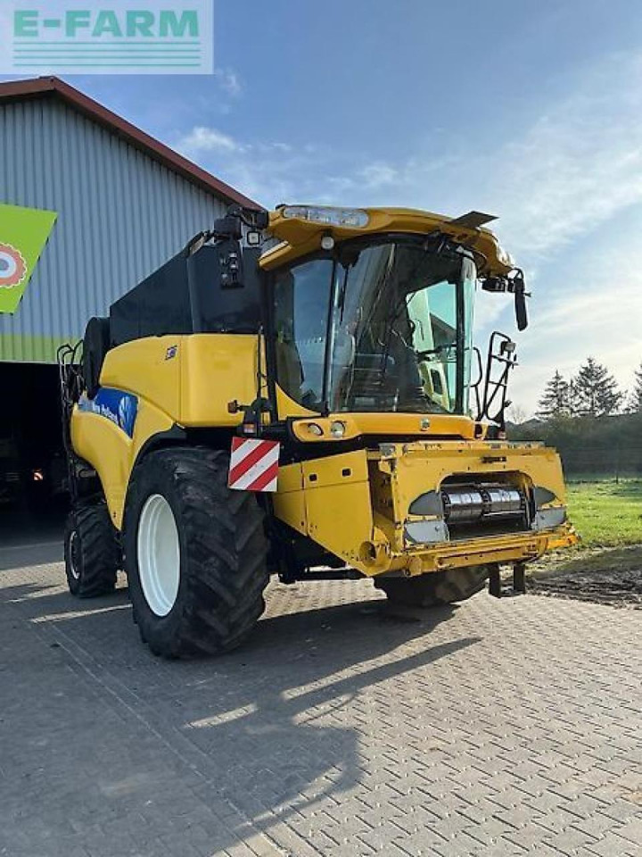 New Holland cr 9070 - Pemanen gabungan: gambar 3 New Holland cr 9070 - Pemanen gabungan: gambar 3