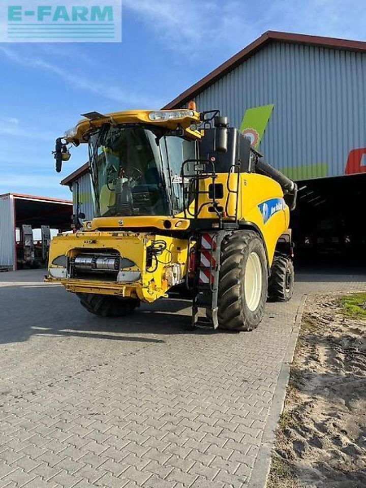 New Holland cr 9070 - Pemanen gabungan: gambar 1 New Holland cr 9070 - Pemanen gabungan: gambar 1