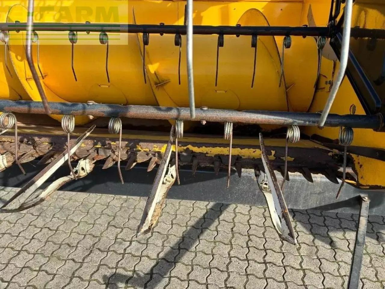 Pemanen gabungan New Holland cr 9080: gambar 6