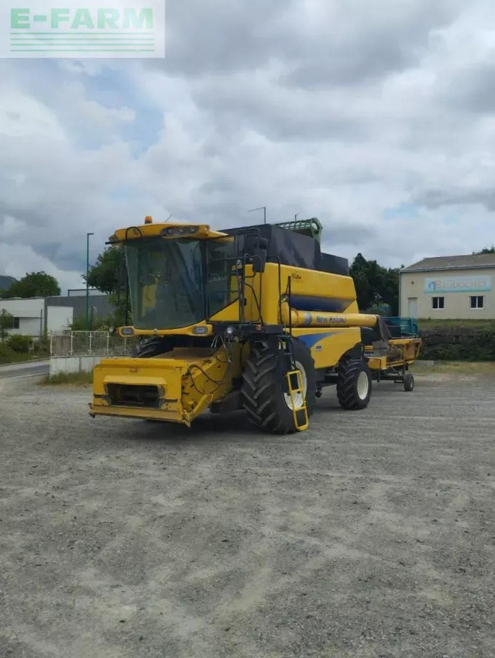 New Holland csx 7050 - Pemanen gabungan: gambar 1 New Holland csx 7050 - Pemanen gabungan: gambar 1