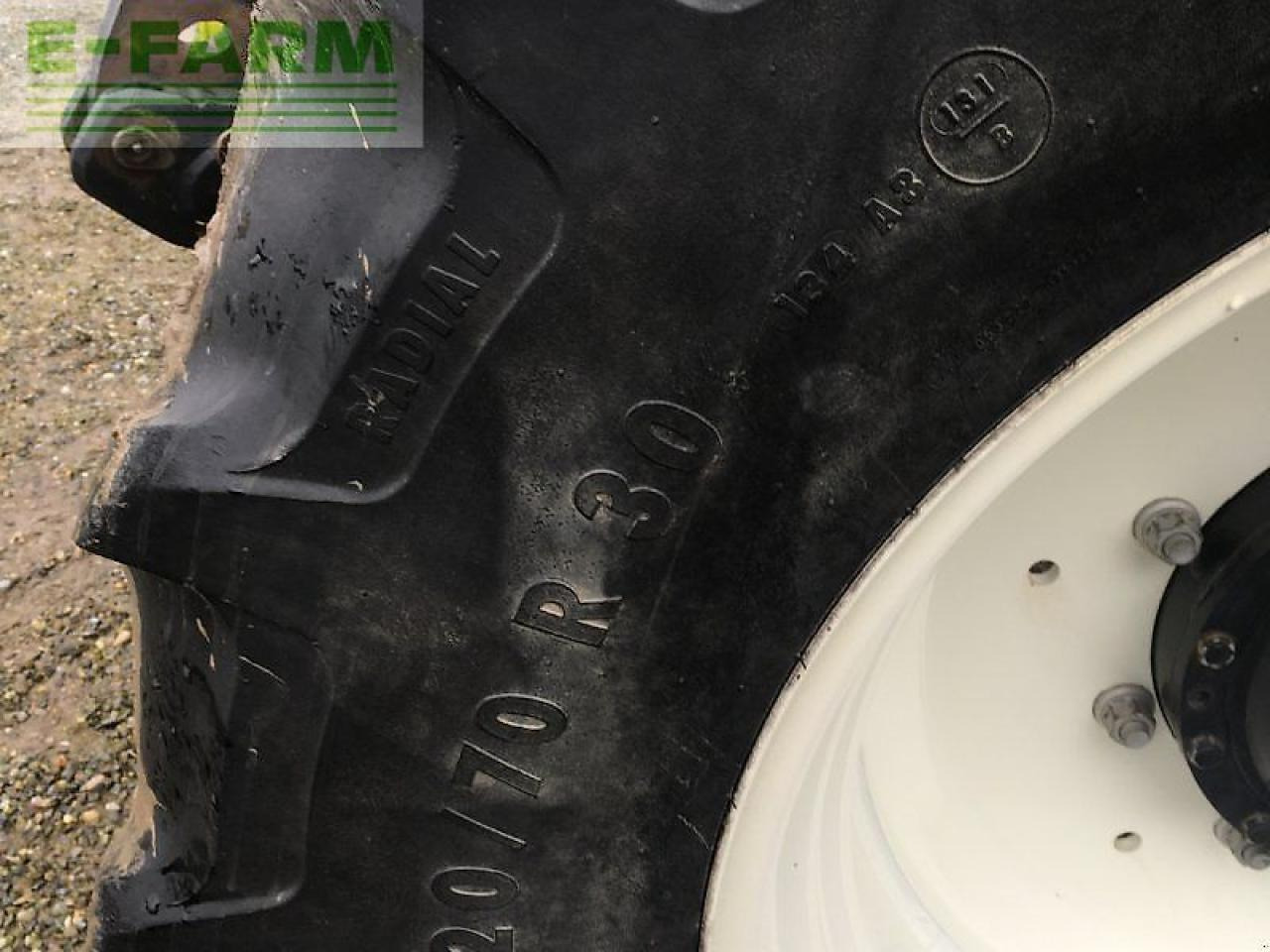 New Holland t 6020 - Traktor: gambar 3 New Holland t 6020 - Traktor: gambar 3