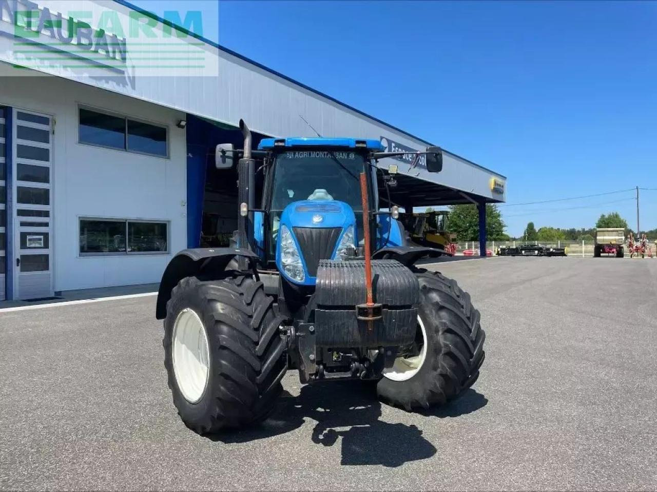 New Holland t 7050 - Traktor: gambar 2 New Holland t 7050 - Traktor: gambar 2