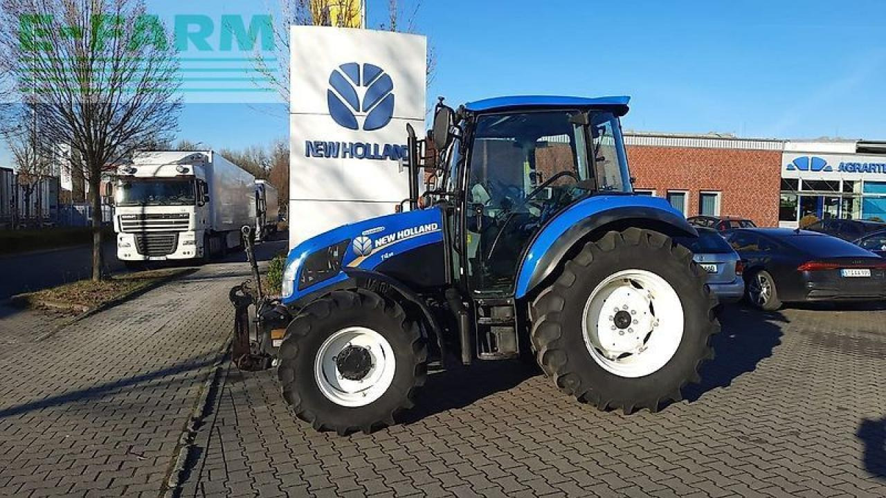 New Holland t4.55 powerstar Powerstar - Traktor: gambar 1 New Holland t4.55 powerstar Powerstar - Traktor: gambar 1