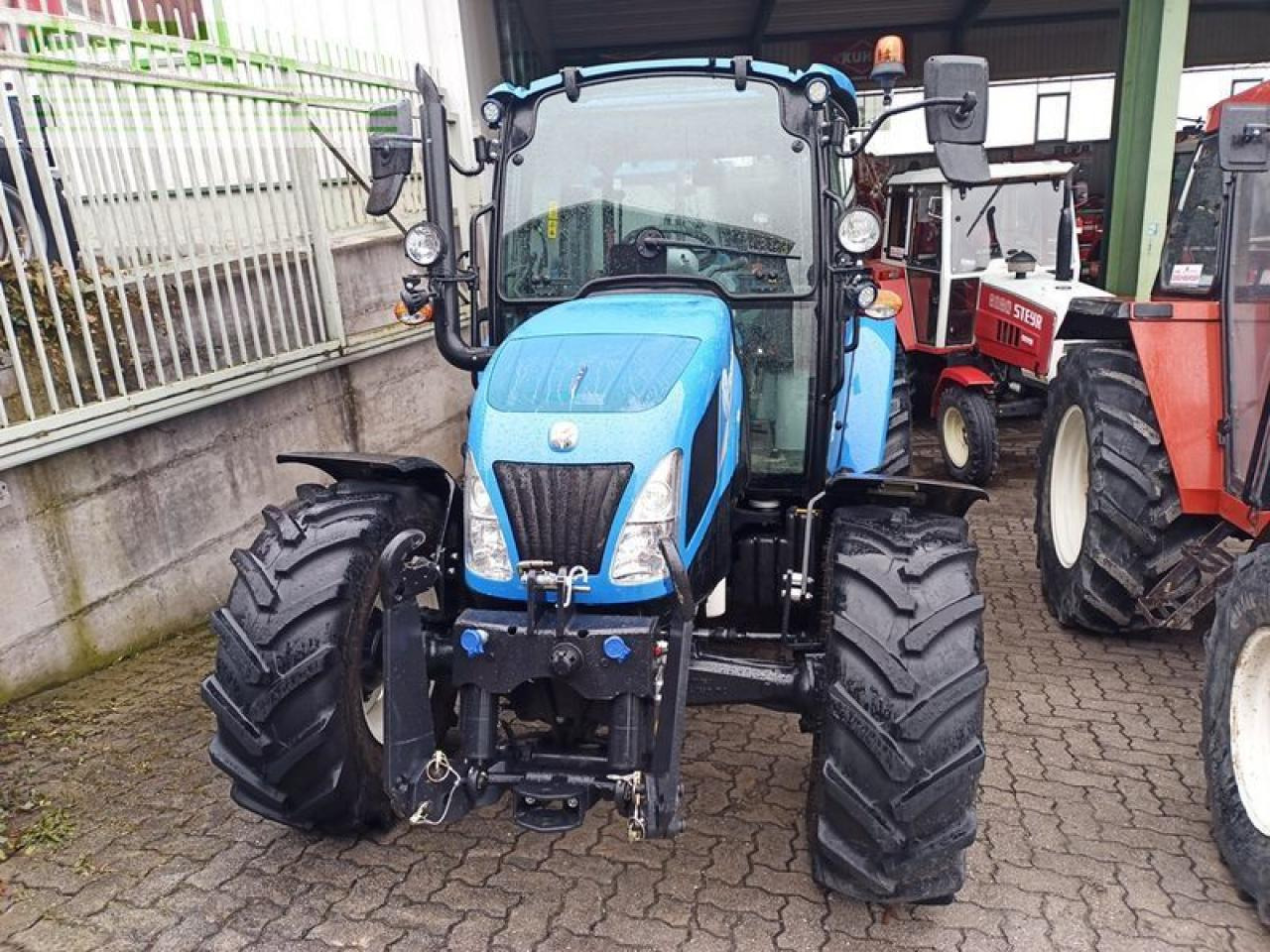New Holland t4.55 stage v - Traktor: gambar 2 New Holland t4.55 stage v - Traktor: gambar 2