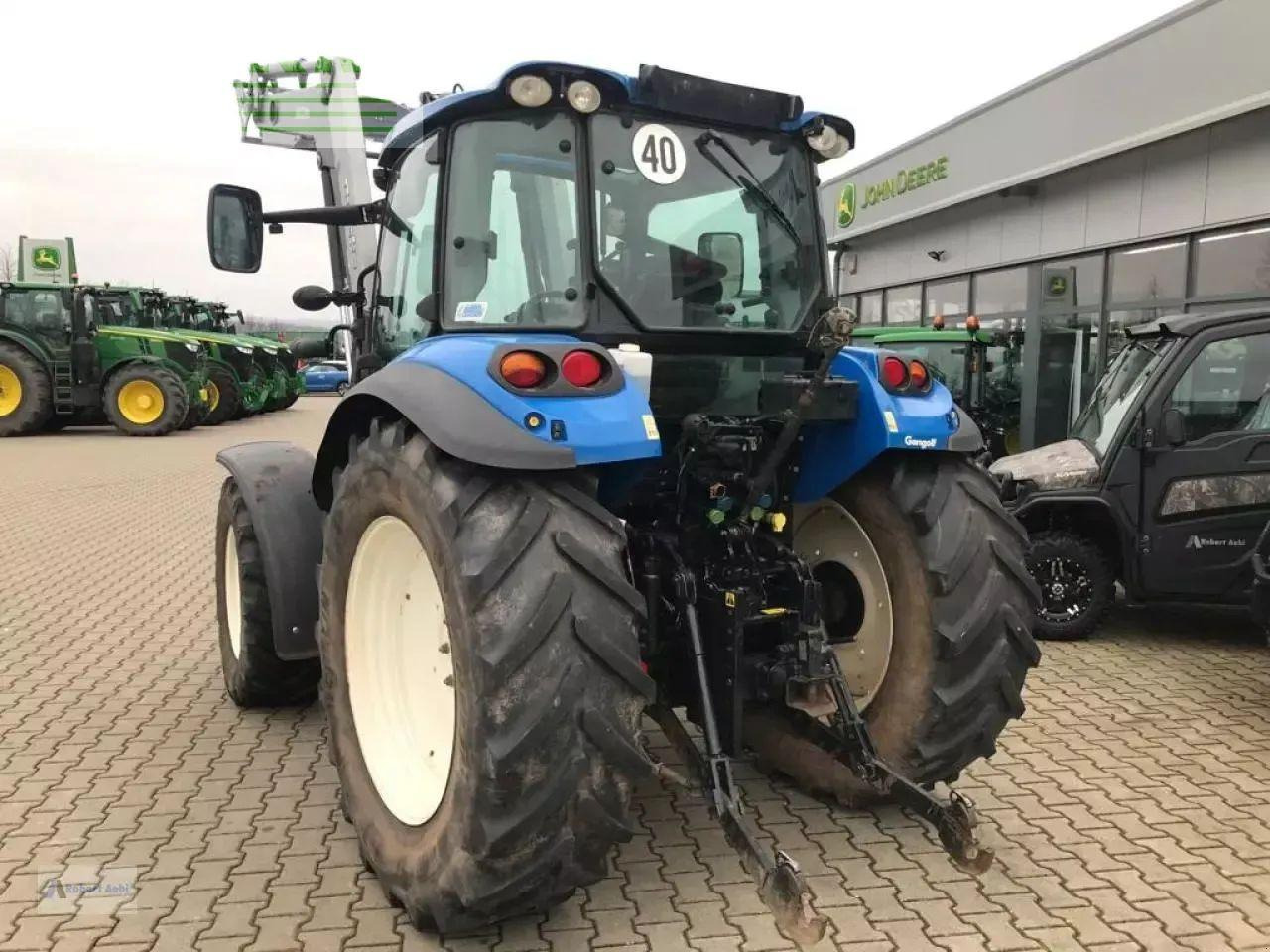 New Holland t4.85 - Traktor: gambar 4 New Holland t4.85 - Traktor: gambar 4