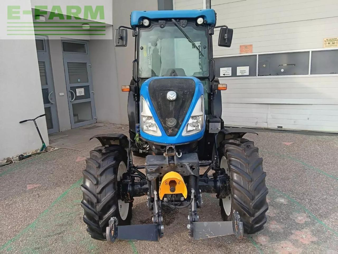New Holland t4.90 f F - Traktor: gambar 2 New Holland t4.90 f F - Traktor: gambar 2