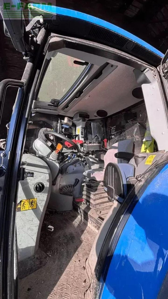 New Holland t5.100 dual command - Traktor: gambar 3 New Holland t5.100 dual command - Traktor: gambar 3