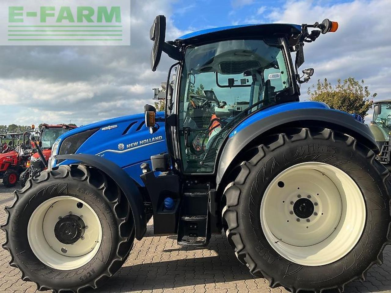 New Holland t5.110 auto command - Traktor: gambar 2 New Holland t5.110 auto command - Traktor: gambar 2