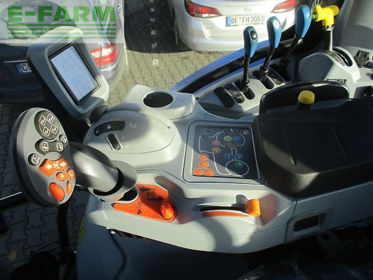 Traktor New Holland t5.110 dynamic command: gambar 6