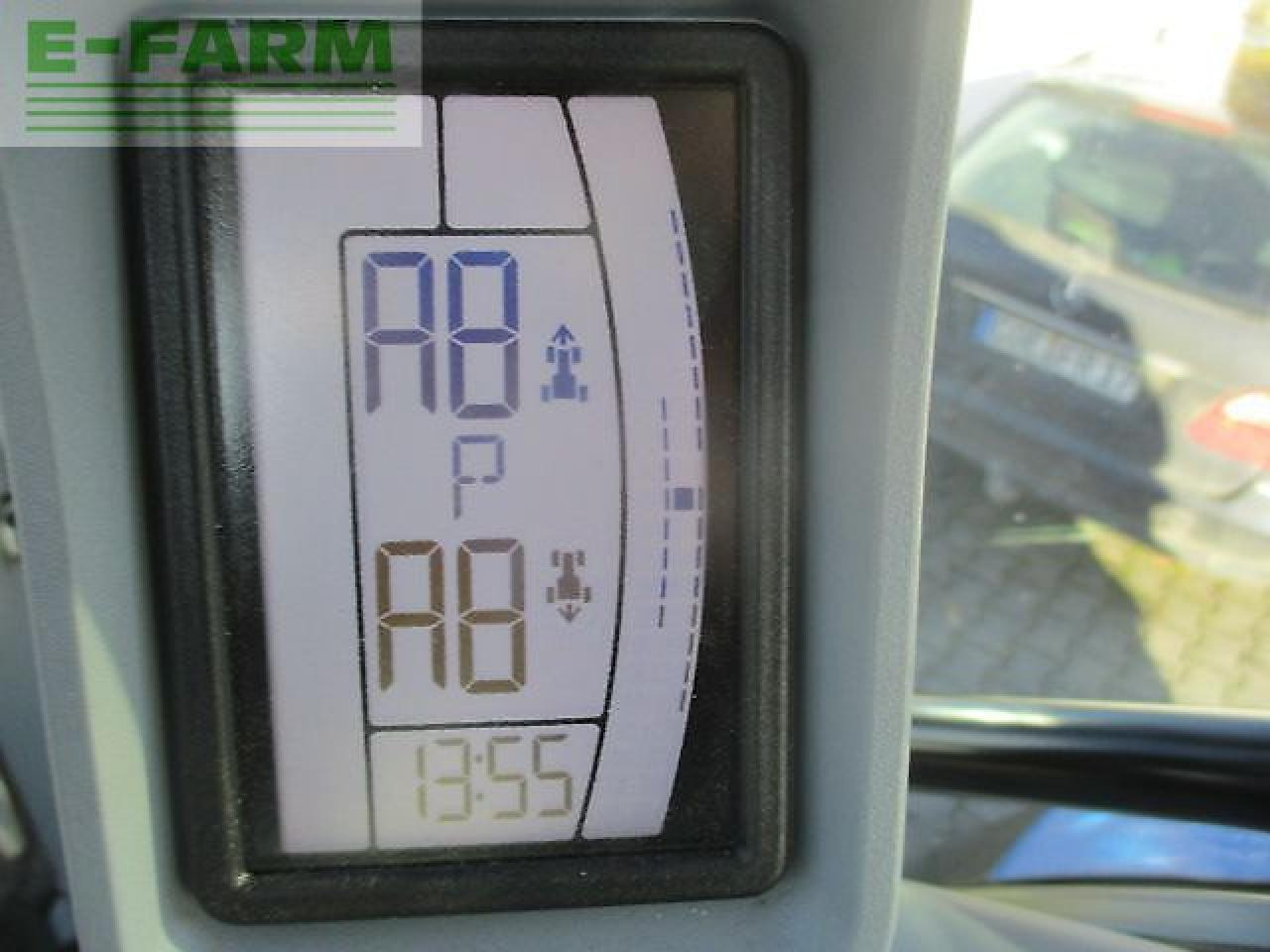 Traktor New Holland t5.110 dynamic command: gambar 7