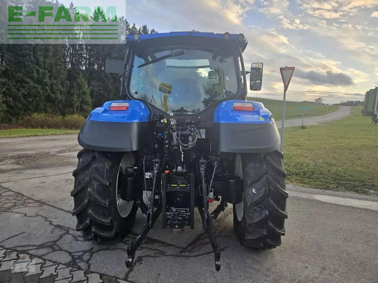 New Holland t5.120 auto command (stage v) - Traktor: gambar 3 New Holland t5.120 auto command (stage v) - Traktor: gambar 3