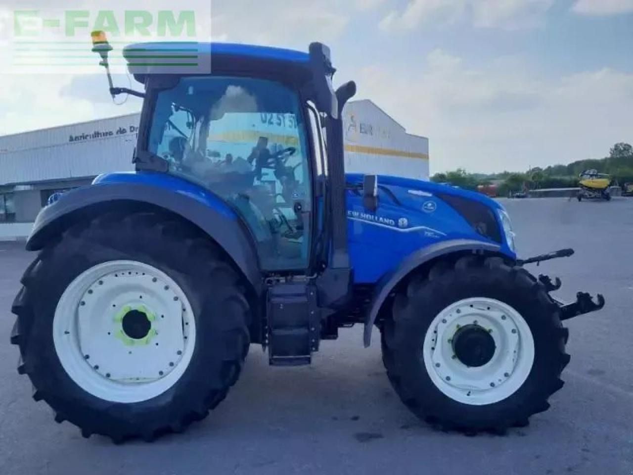 New Holland t5-120ac - Traktor: gambar 4 New Holland t5-120ac - Traktor: gambar 4