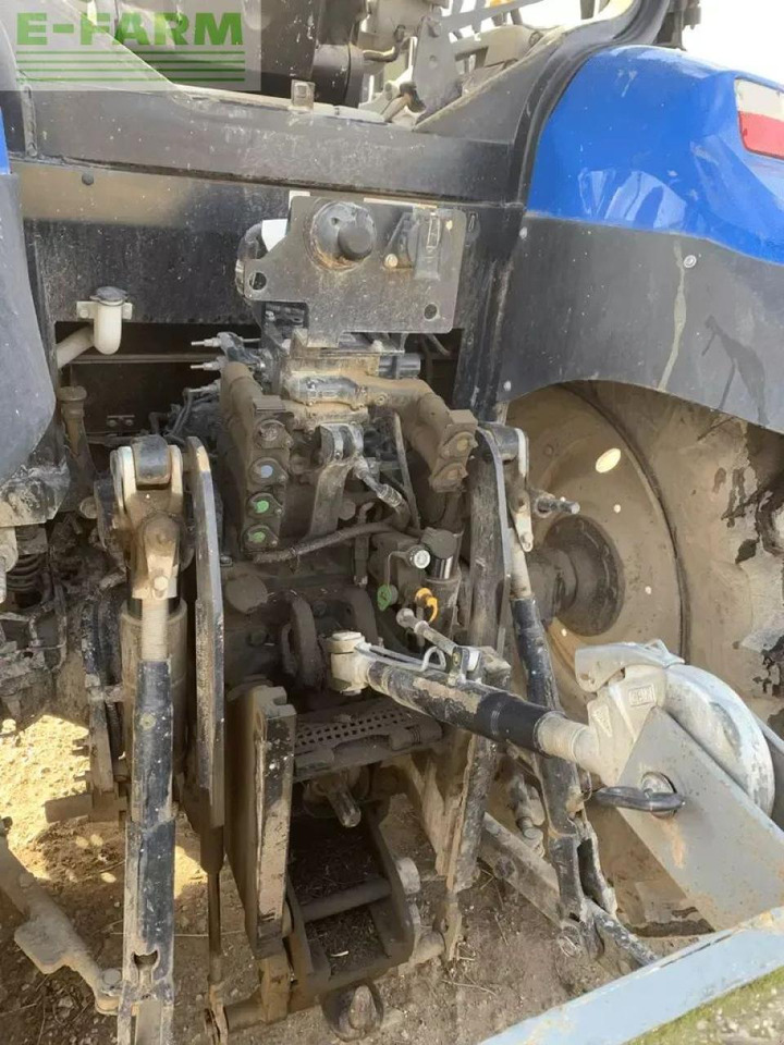 New Holland t6.125 electrocommand t4b - Traktor: gambar 3 New Holland t6.125 electrocommand t4b - Traktor: gambar 3