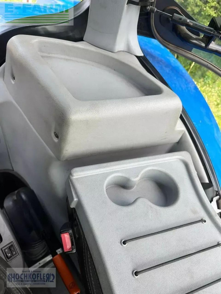 New Holland t6.175 dynamic command (stage v) - Traktor: gambar 5 New Holland t6.175 dynamic command (stage v) - Traktor: gambar 5