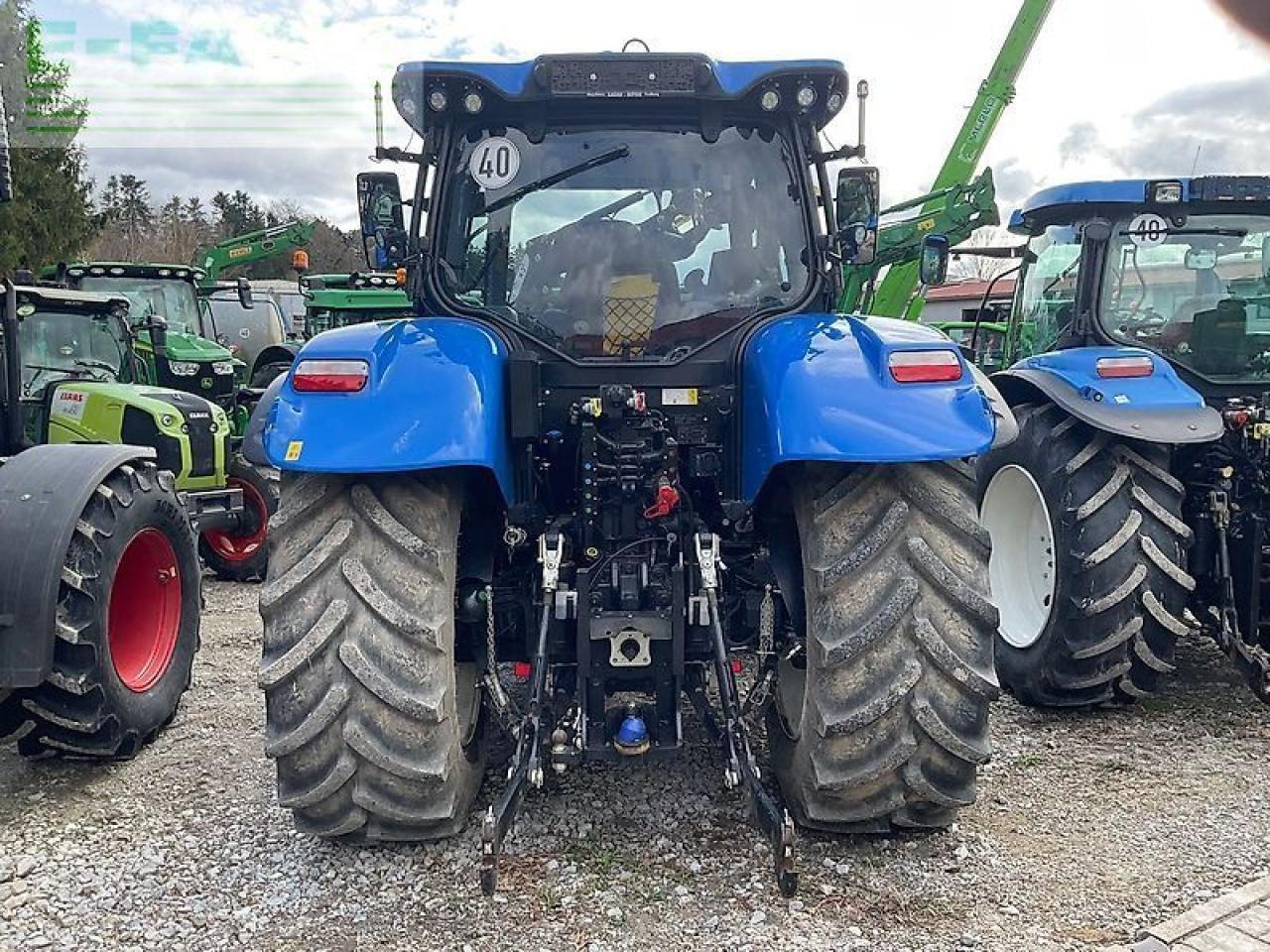 New Holland t6.180 ac - Traktor: gambar 3 New Holland t6.180 ac - Traktor: gambar 3
