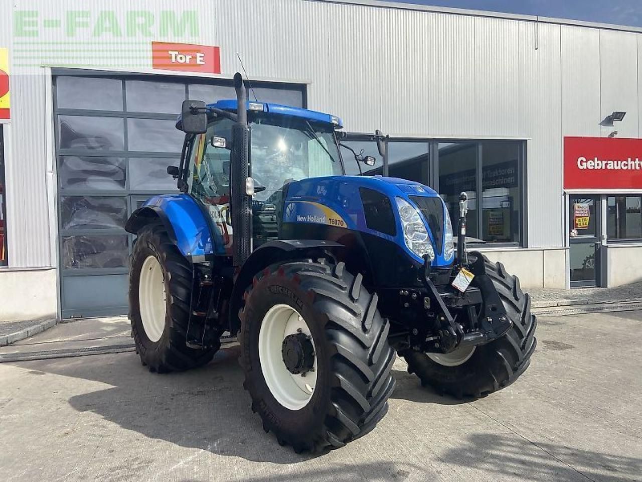 New Holland t6070 range & power command - Traktor: gambar 3 New Holland t6070 range & power command - Traktor: gambar 3