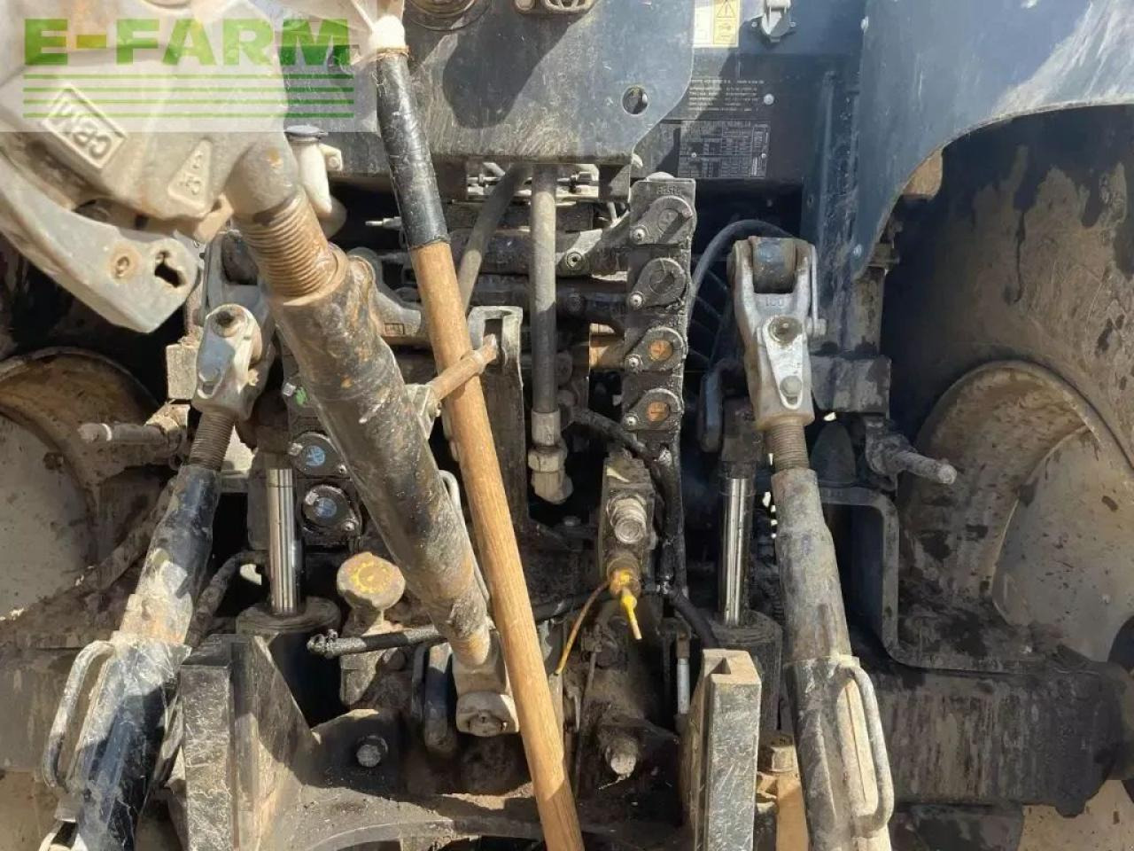 New Holland t7.165 s - Traktor: gambar 4 New Holland t7.165 s - Traktor: gambar 4