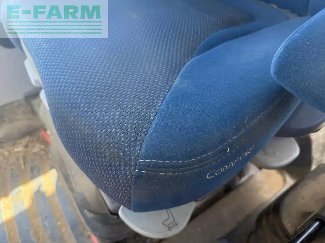 New Holland t7.195 s S - Traktor: gambar 5 New Holland t7.195 s S - Traktor: gambar 5