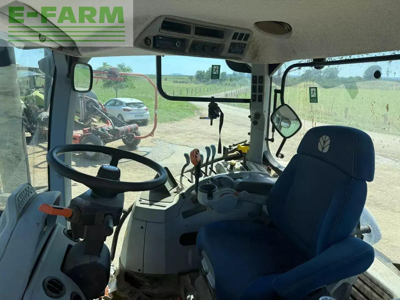 New Holland t7.195 s S - Traktor: gambar 4 New Holland t7.195 s S - Traktor: gambar 4