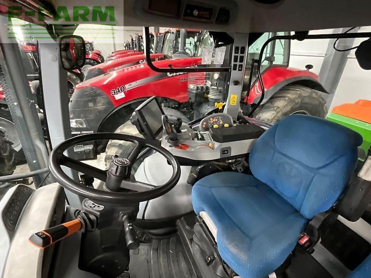 New Holland t7.210 - Traktor: gambar 4 New Holland t7.210 - Traktor: gambar 4