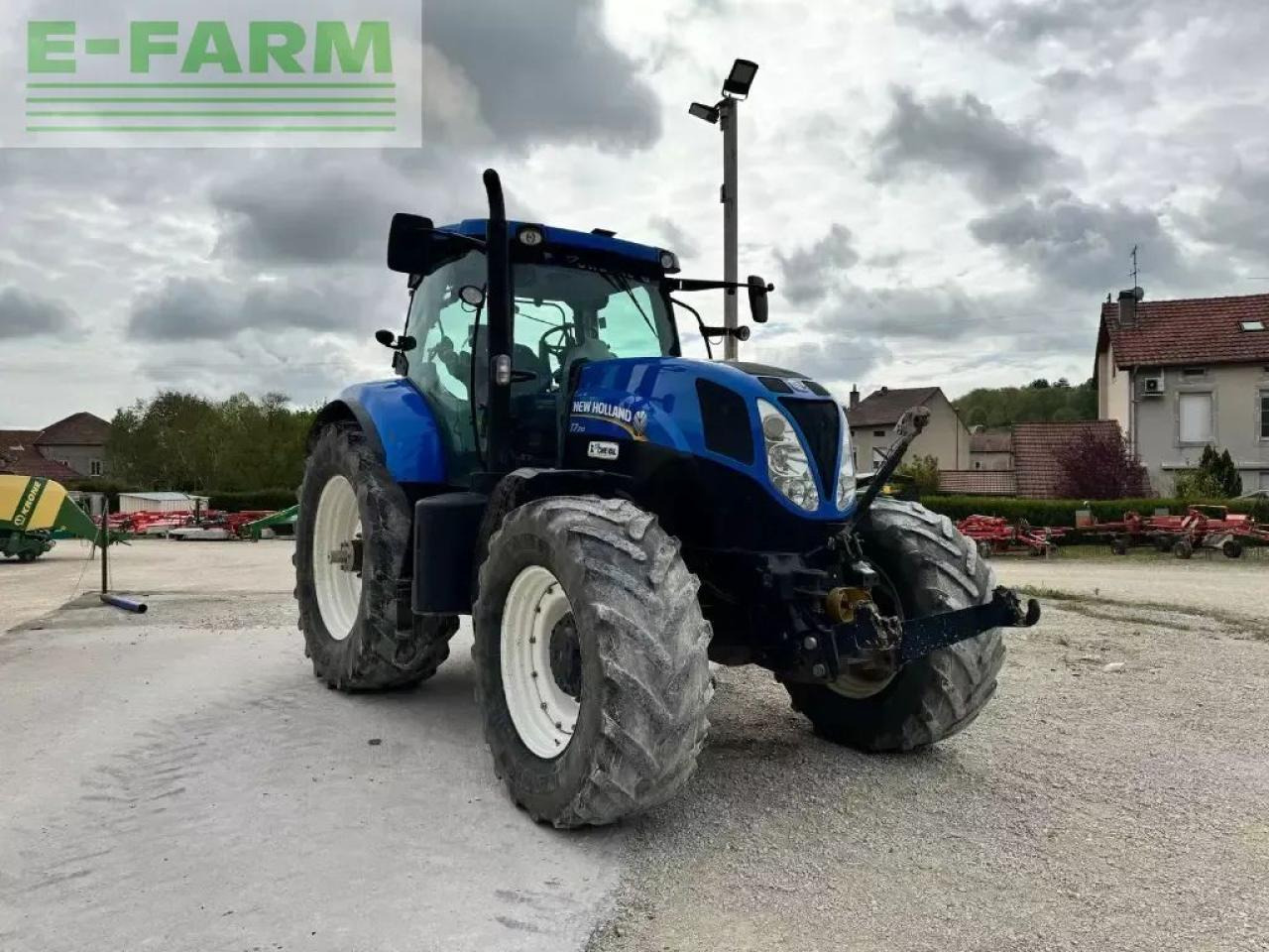New Holland t7. 210 sw pc t4 - Traktor: gambar 2 New Holland t7. 210 sw pc t4 - Traktor: gambar 2
