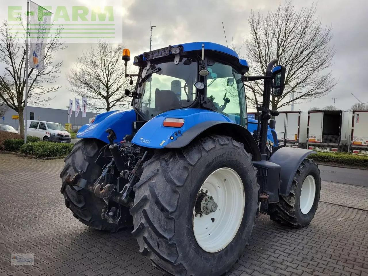 New Holland t7.220 ac - Traktor: gambar 4 New Holland t7.220 ac - Traktor: gambar 4