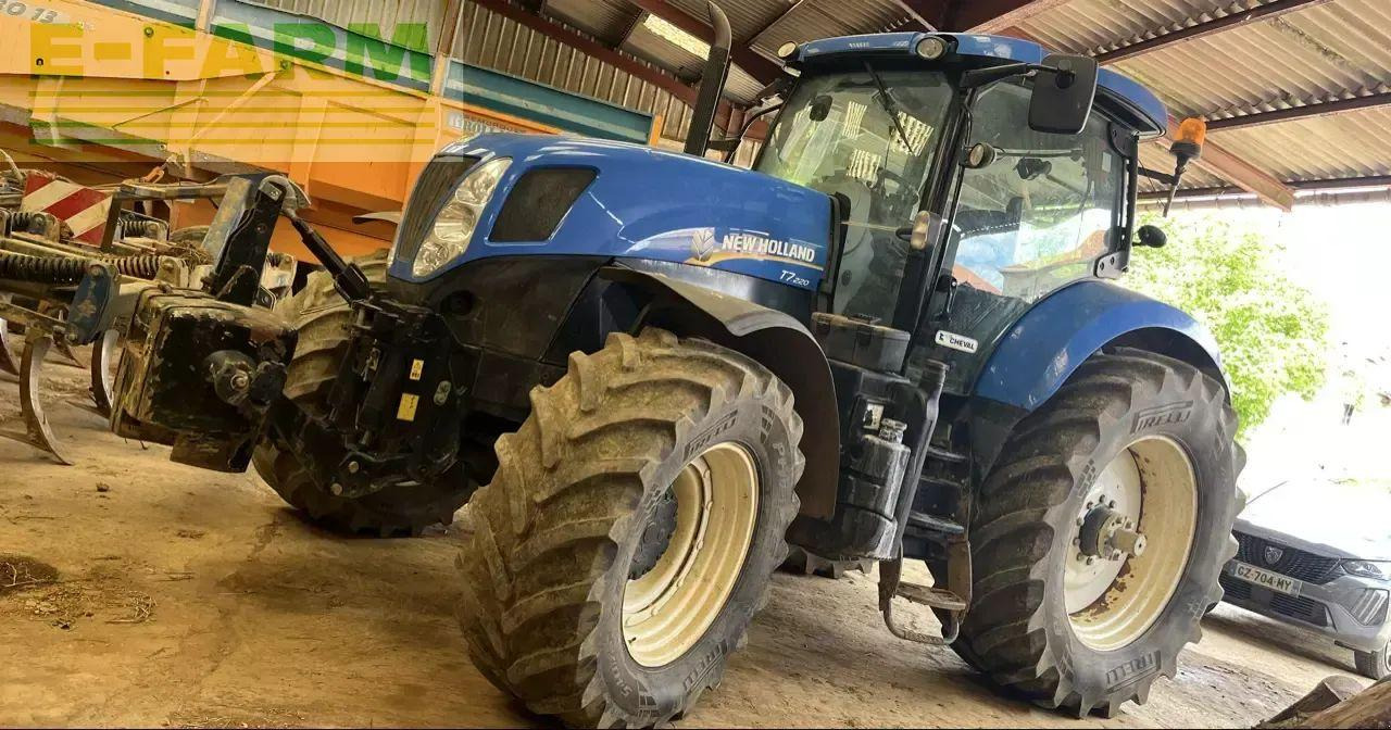 New Holland t7.220 sw - Traktor: gambar 1 New Holland t7.220 sw - Traktor: gambar 1