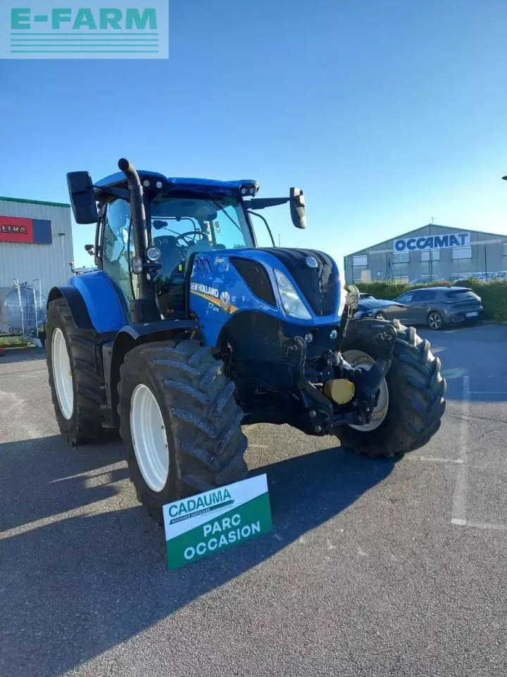 New Holland t7.225 - Traktor: gambar 2 New Holland t7.225 - Traktor: gambar 2