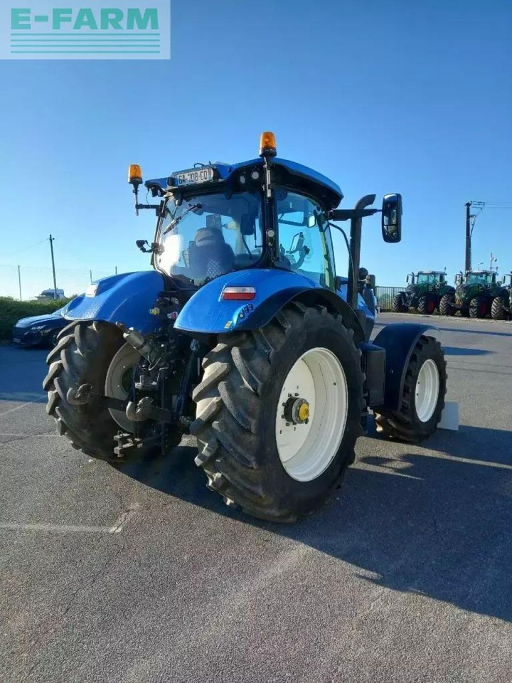 New Holland t7.225 - Traktor: gambar 3 New Holland t7.225 - Traktor: gambar 3