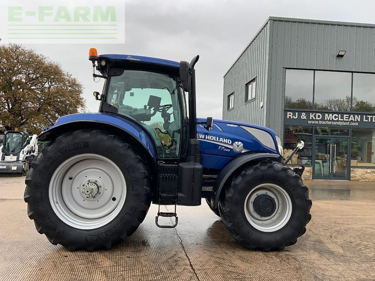 New Holland t7.225 blue power tractor (st25102) - Traktor: gambar 1 New Holland t7.225 blue power tractor (st25102) - Traktor: gambar 1