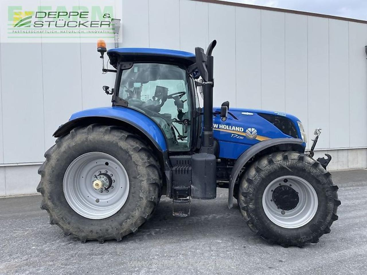 New Holland t7.230 - Traktor: gambar 5 New Holland t7.230 - Traktor: gambar 5