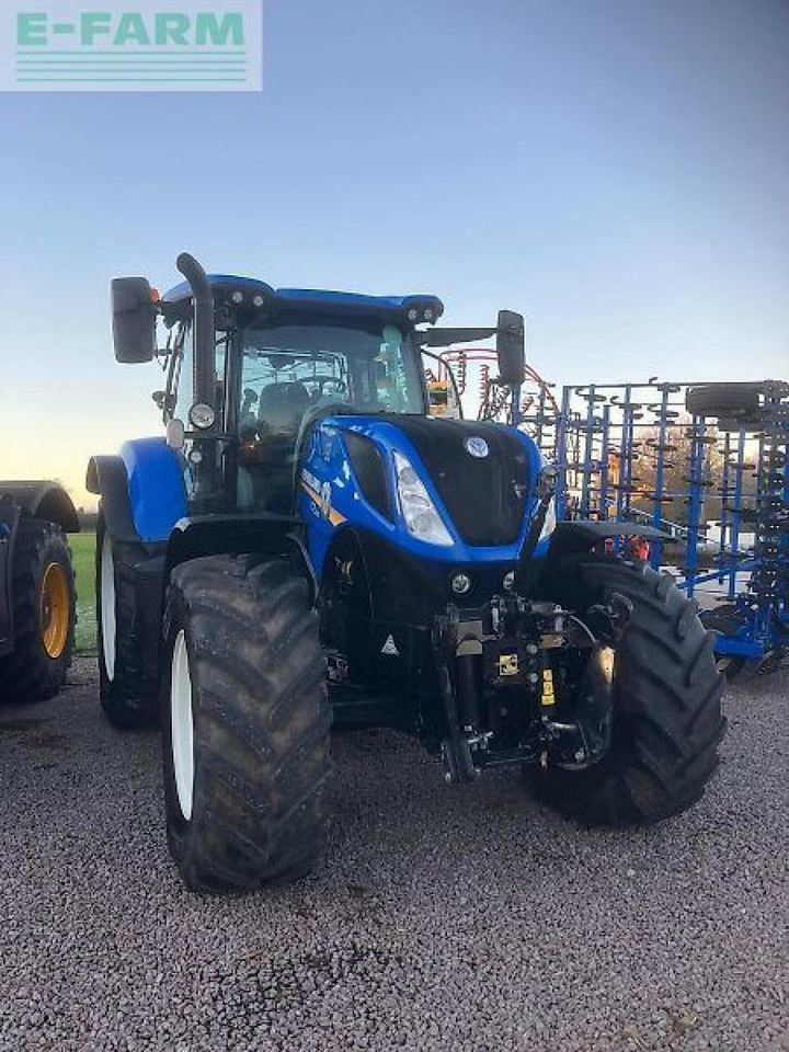 New Holland t7.245 - Traktor: gambar 1 New Holland t7.245 - Traktor: gambar 1