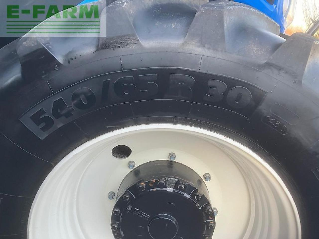 New Holland t7.245 - Traktor: gambar 5 New Holland t7.245 - Traktor: gambar 5