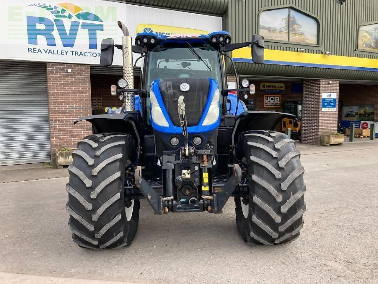 New Holland t7.245 - Traktor: gambar 3 New Holland t7.245 - Traktor: gambar 3