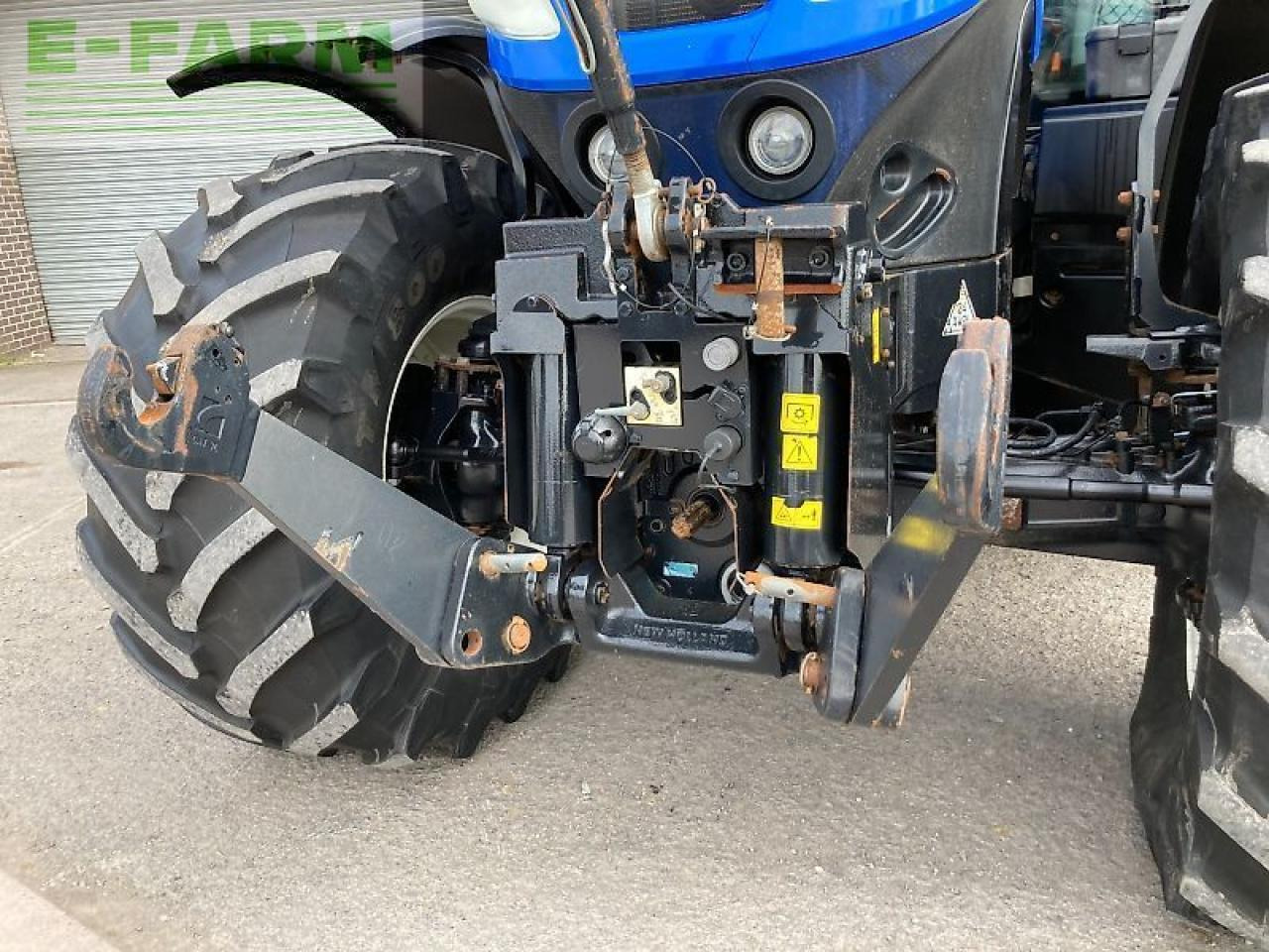 New Holland t7.245 - Traktor: gambar 4 New Holland t7.245 - Traktor: gambar 4