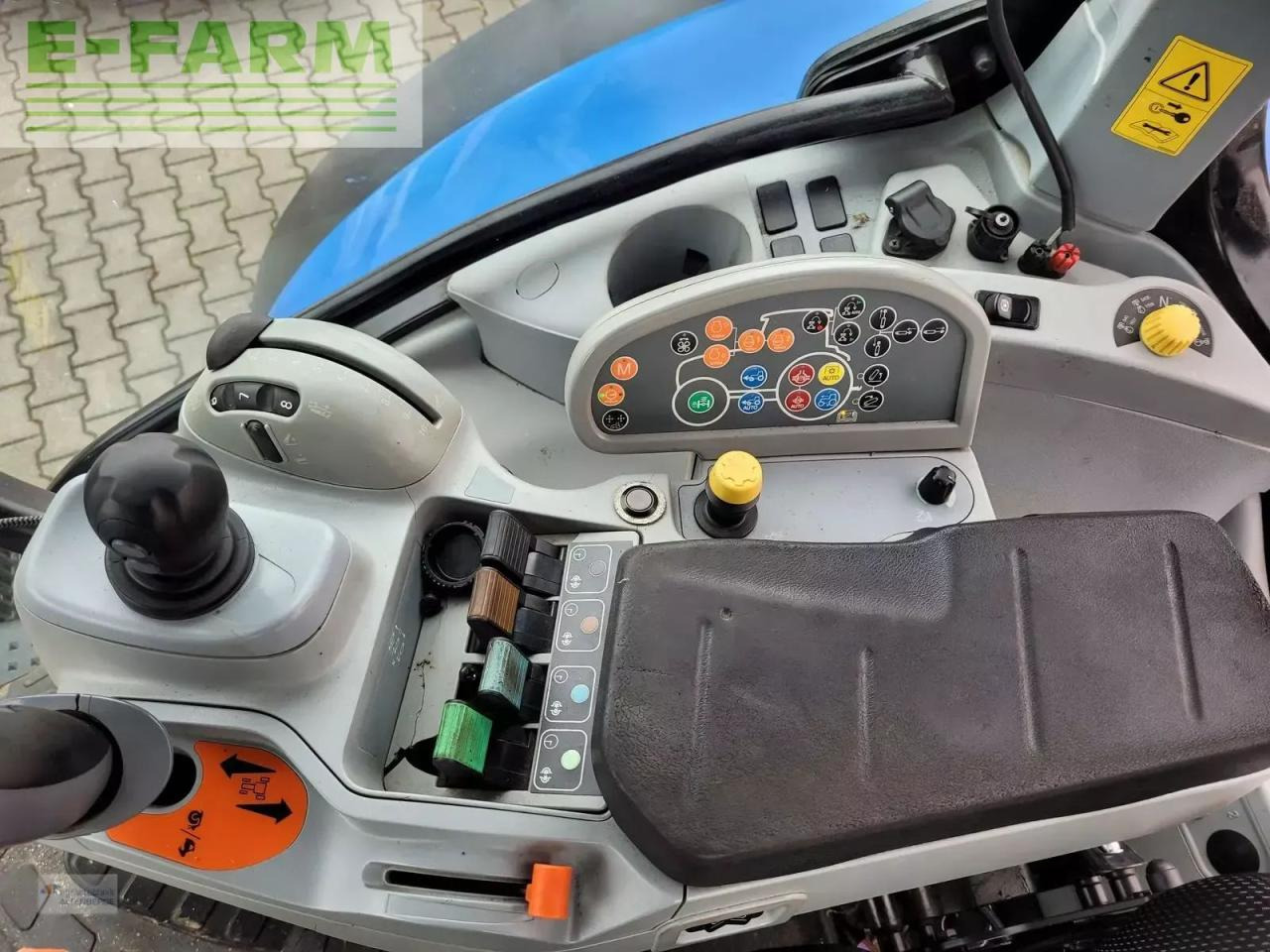 Traktor New Holland t7.250 ac: gambar 8