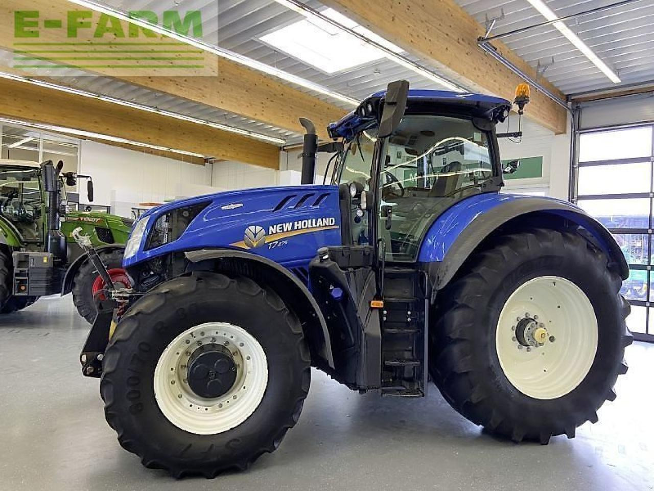 New Holland t7.275 - Traktor: gambar 3 New Holland t7.275 - Traktor: gambar 3