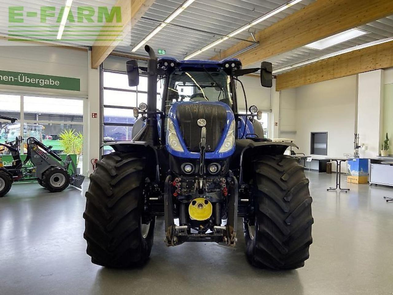 New Holland t7.275 - Traktor: gambar 4 New Holland t7.275 - Traktor: gambar 4