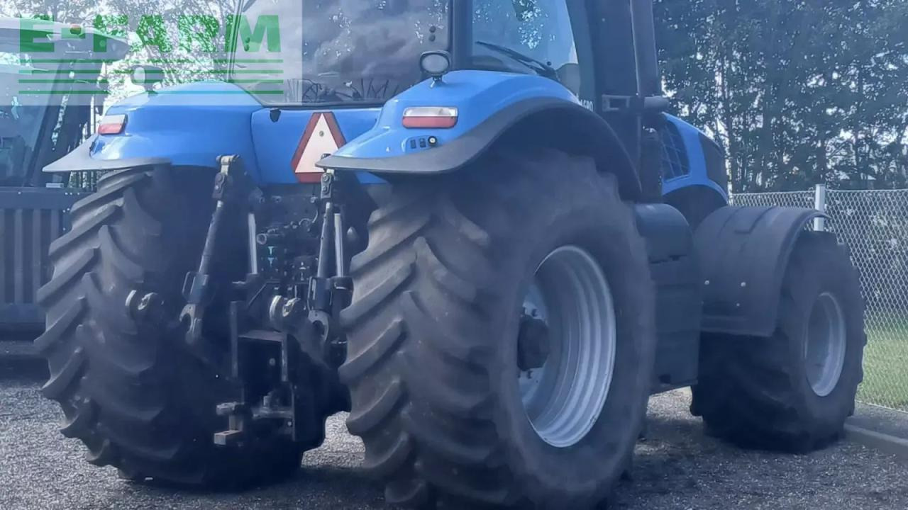 New Holland t8.330 - Traktor: gambar 4 New Holland t8.330 - Traktor: gambar 4