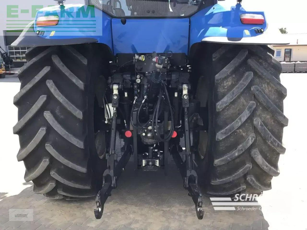 New Holland t8.390 ac - Traktor: gambar 5 New Holland t8.390 ac - Traktor: gambar 5