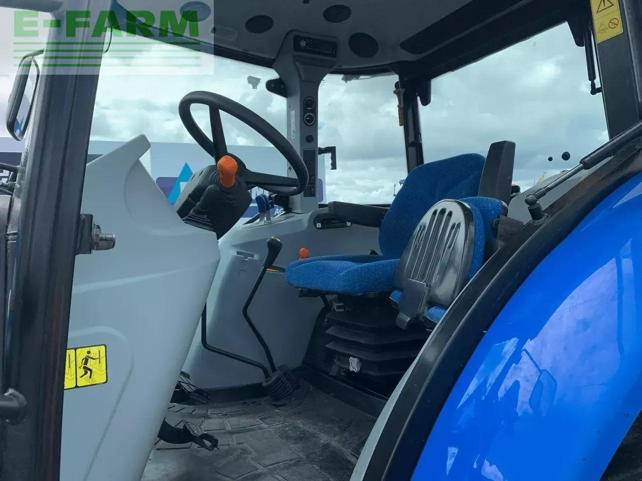 New Holland td5.105 - Traktor: gambar 2 New Holland td5.105 - Traktor: gambar 2