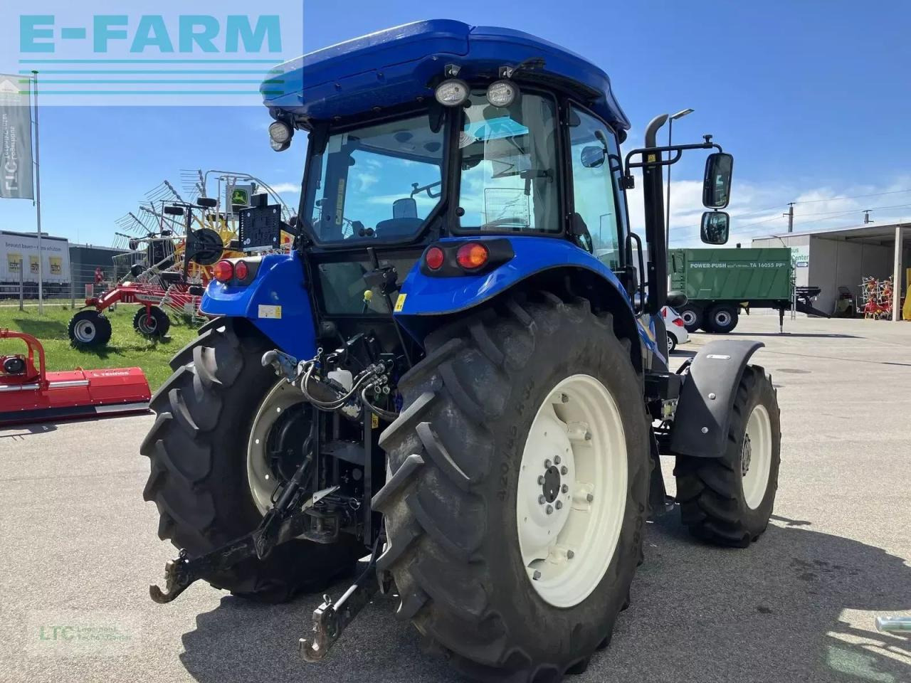 New Holland td5.85 - Traktor: gambar 3 New Holland td5.85 - Traktor: gambar 3