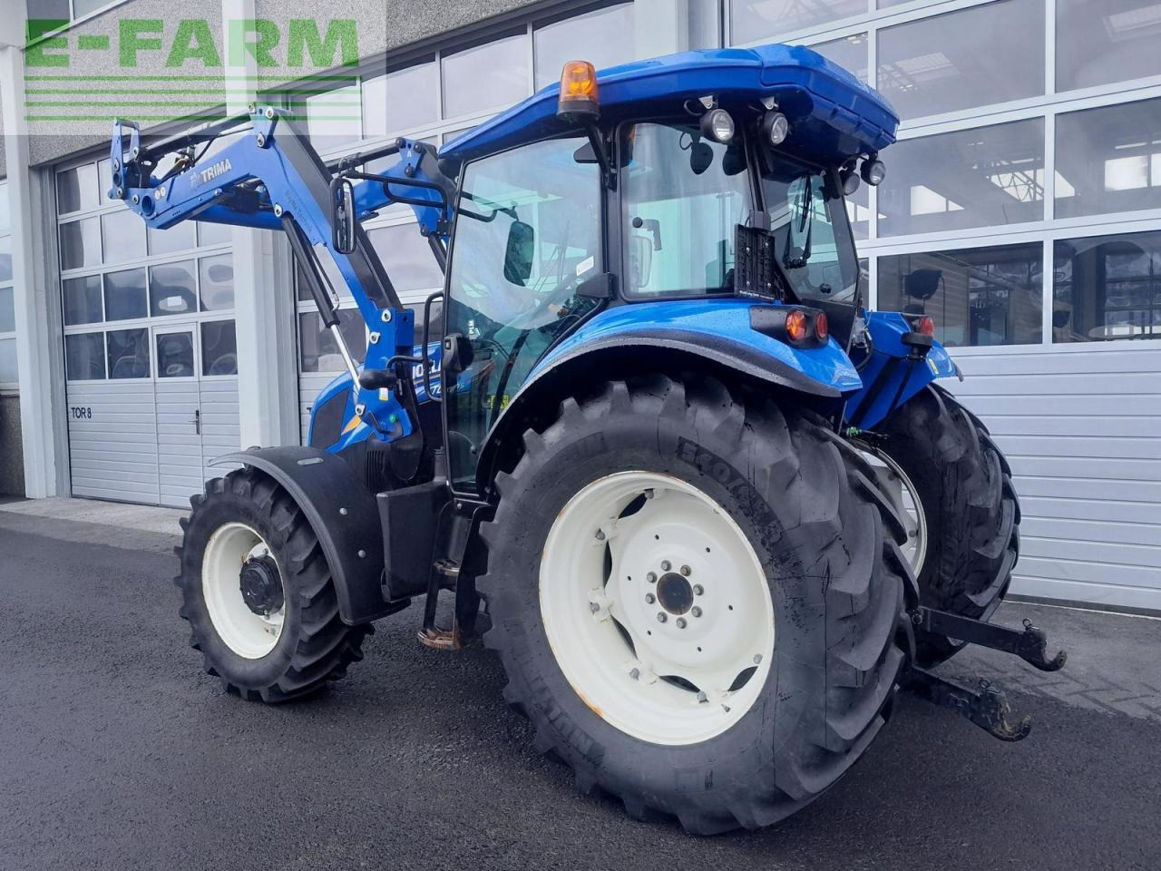 New Holland td5.95 - Traktor: gambar 2 New Holland td5.95 - Traktor: gambar 2