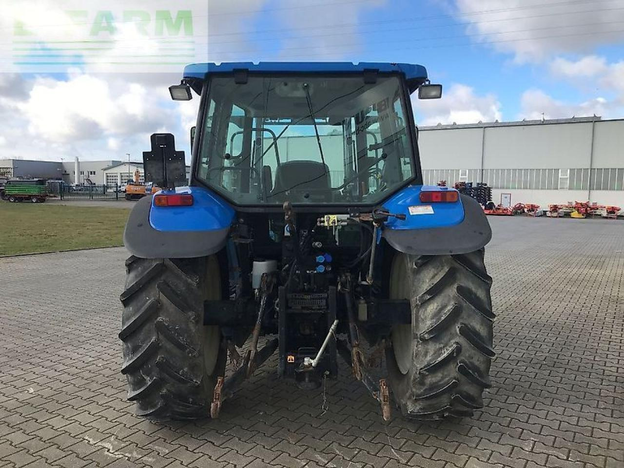 New Holland tl 90 a dt A - Traktor: gambar 3 New Holland tl 90 a dt A - Traktor: gambar 3