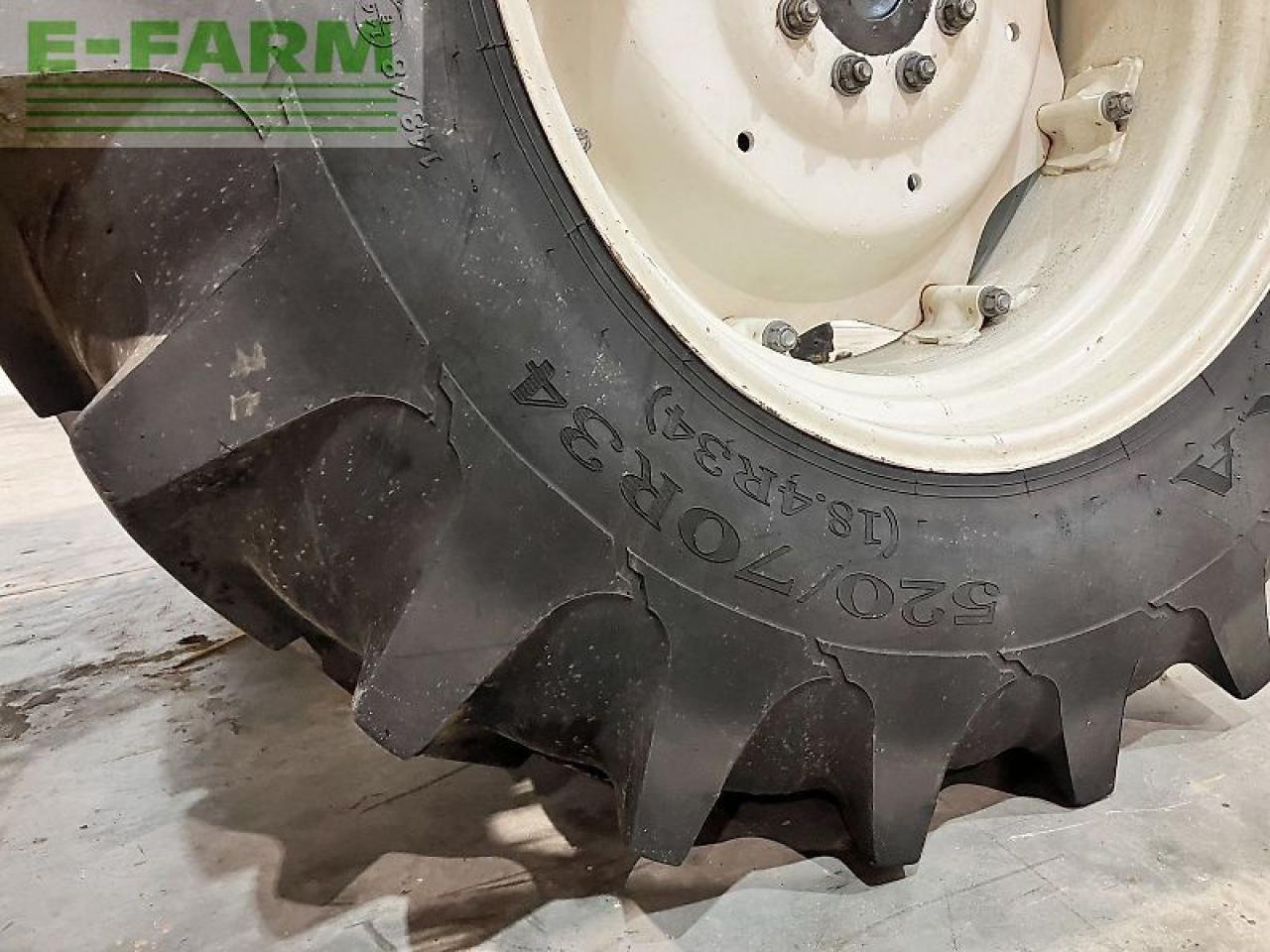 Traktor New Holland tl100a (4wd) A: gambar 7 Traktor New Holland tl100a (4wd) A: gambar 7