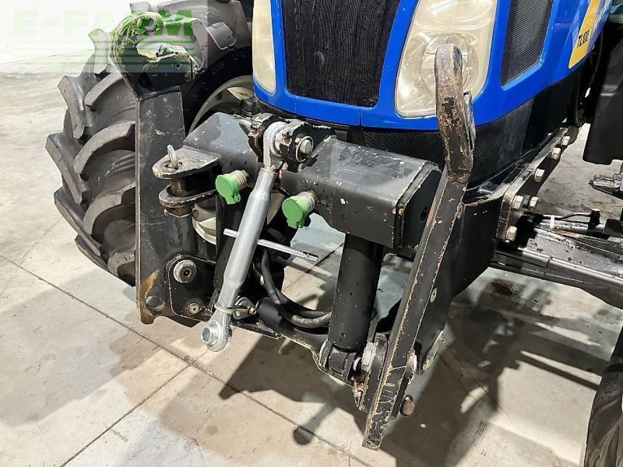 Traktor New Holland tl100a (4wd) A: gambar 8 Traktor New Holland tl100a (4wd) A: gambar 8