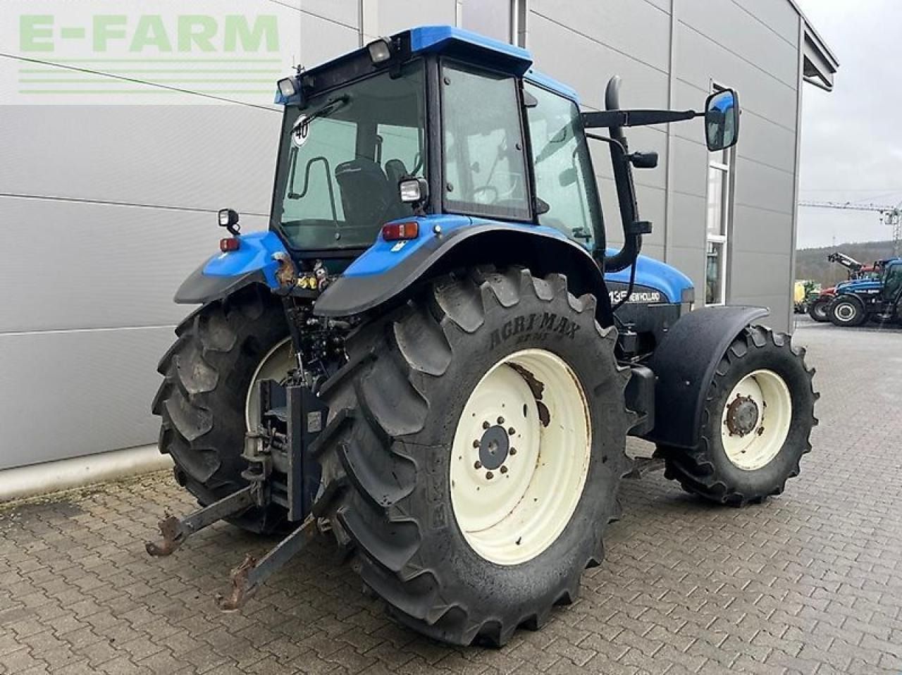 New Holland tm 135 a - Traktor: gambar 3 New Holland tm 135 a - Traktor: gambar 3
