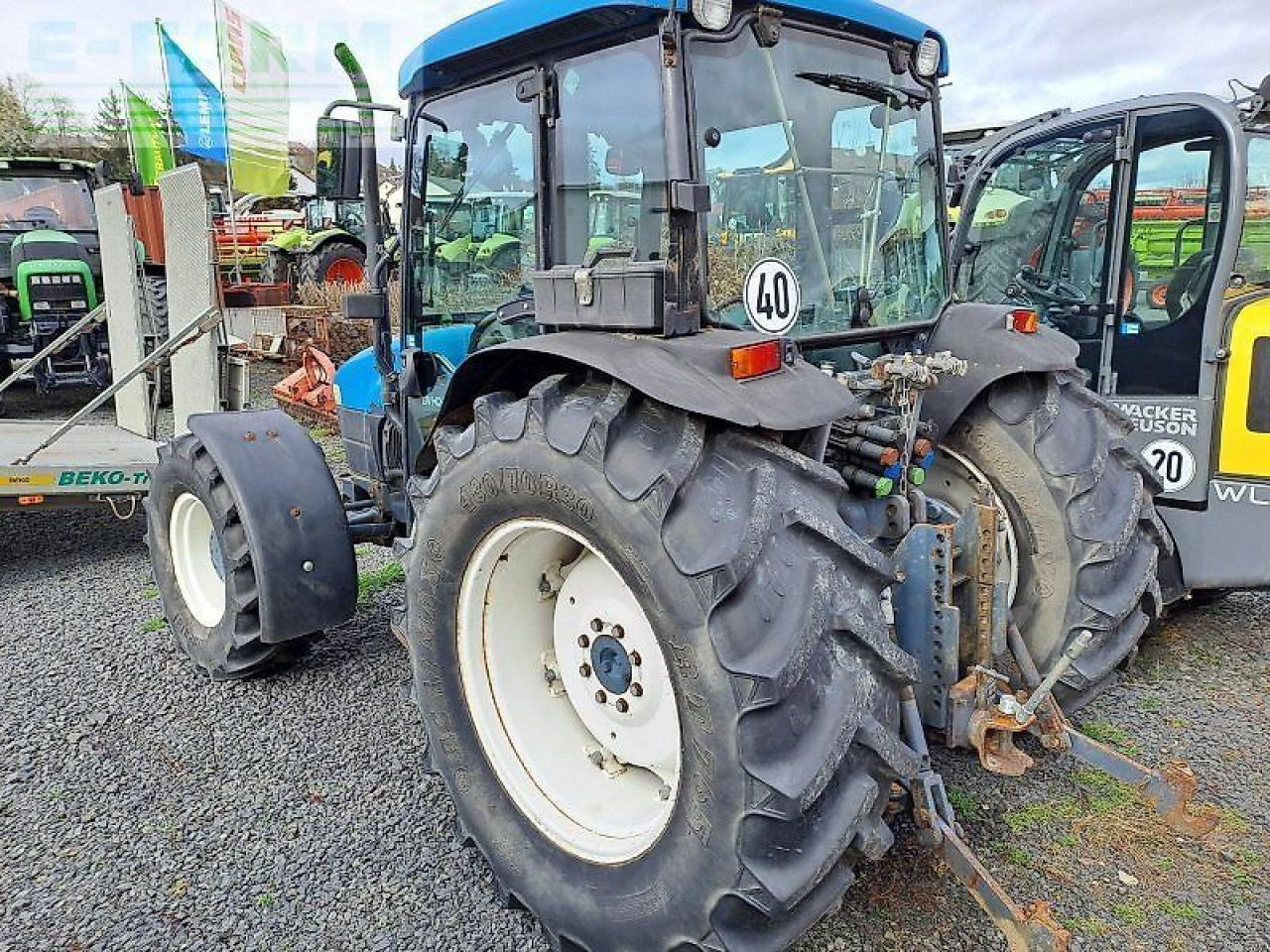 New Holland tn 75 s S - Traktor: gambar 3 New Holland tn 75 s S - Traktor: gambar 3